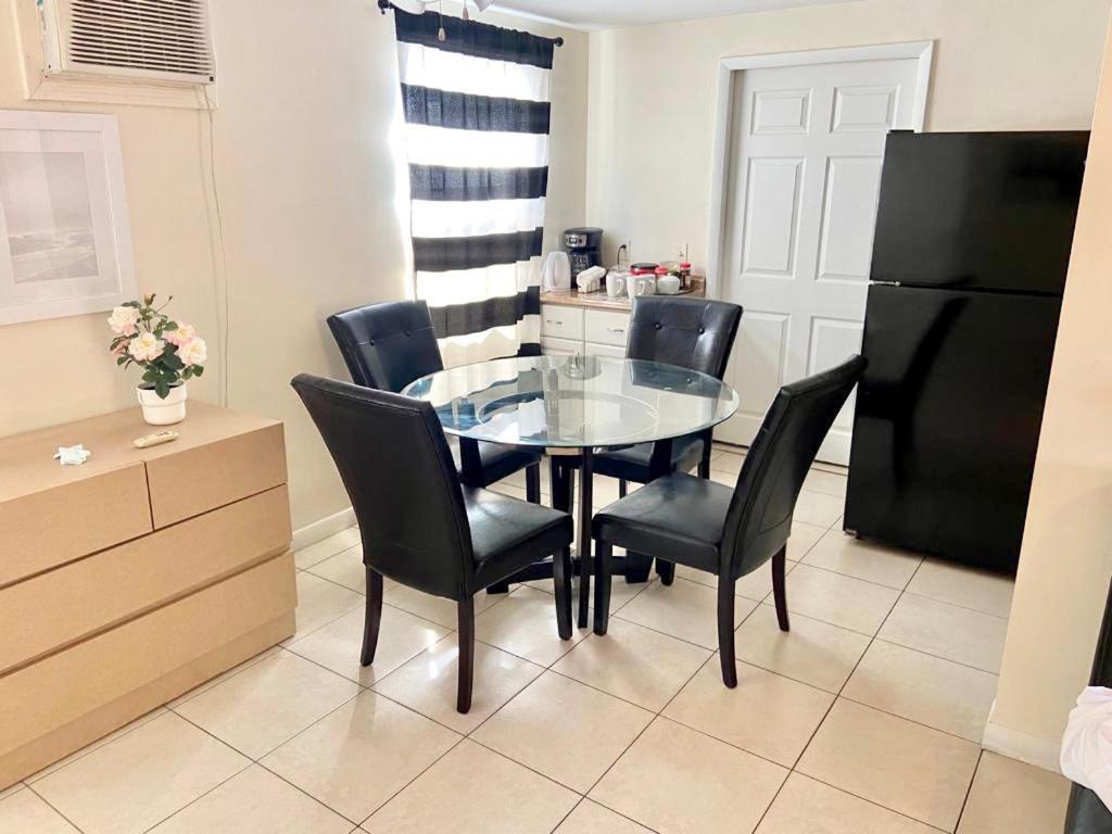 Private Rooms Close To Miami Airport - Free Parking - 01 エクステリア 写真
