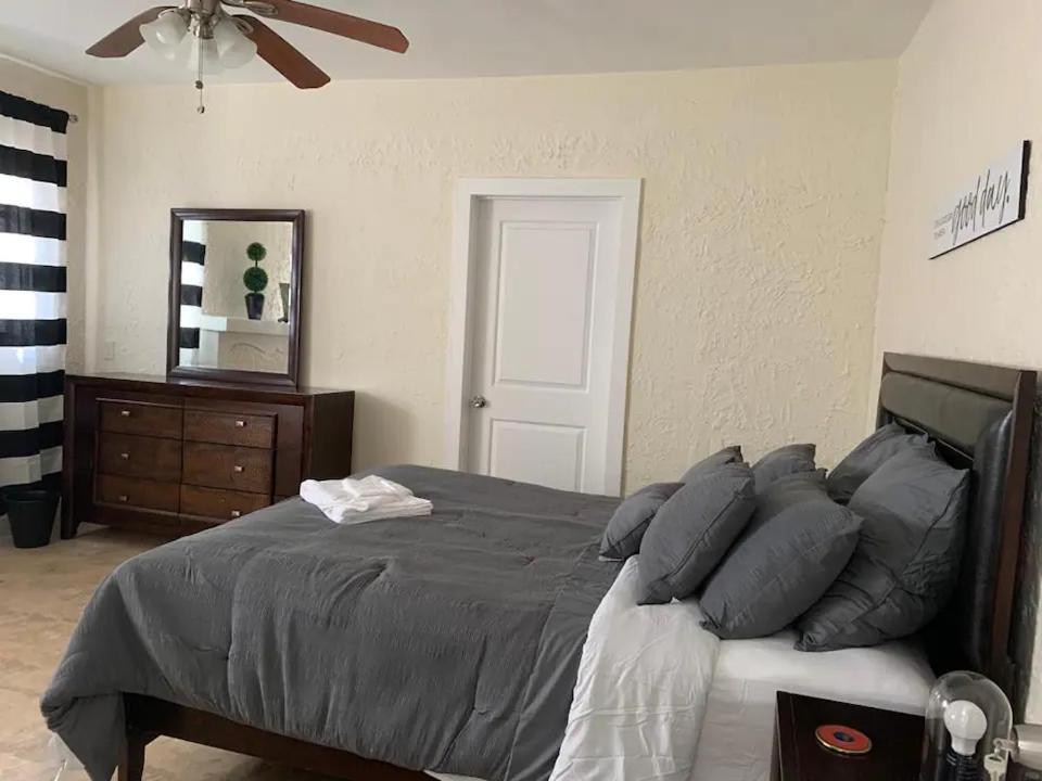 Private Rooms Close To Miami Airport - Free Parking - 01 エクステリア 写真